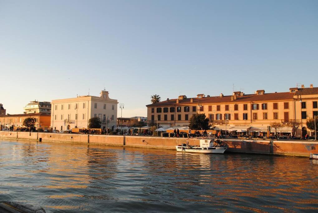 Апартаменты Il Vecchio E Il Mare Фьюмичино Экстерьер фото